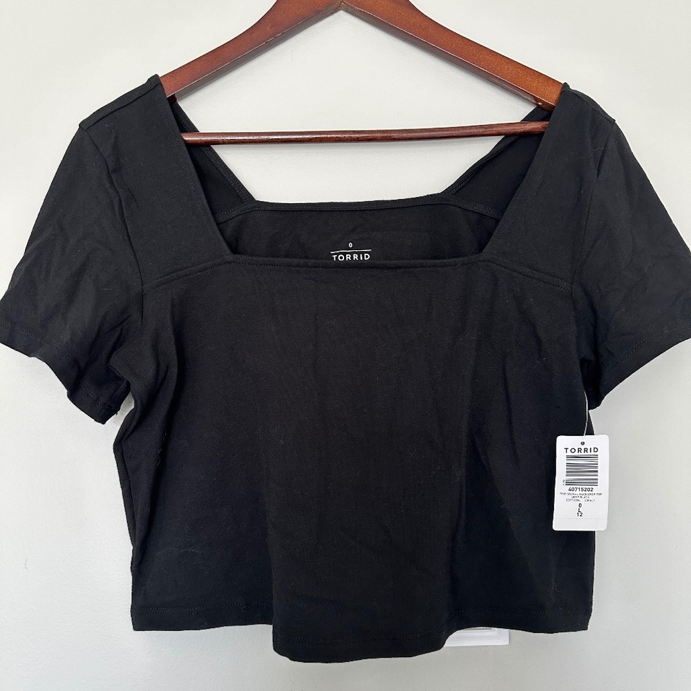 NWT Torrid Black Cropped Short Sleeve Top size 0 12